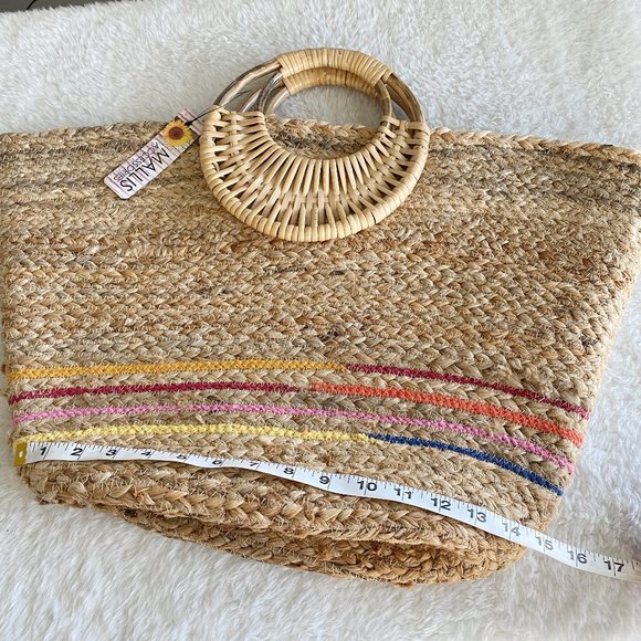 Mallis Women's Straw Tote Bag, Round Wooden Handle, Beach Bag, Color Details - Picture 6 of 8